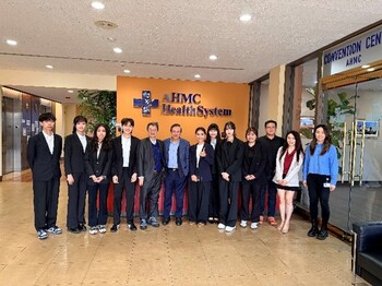 AHMC Healthcare 前合影圖片
