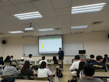 EXCEL VBA多元迴歸分析預測季節性波動需求圖片